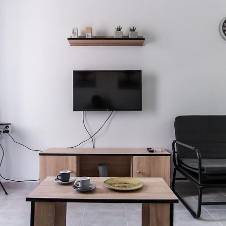 Minimalistic Apartment Petros Heraklion  Bagian luar foto