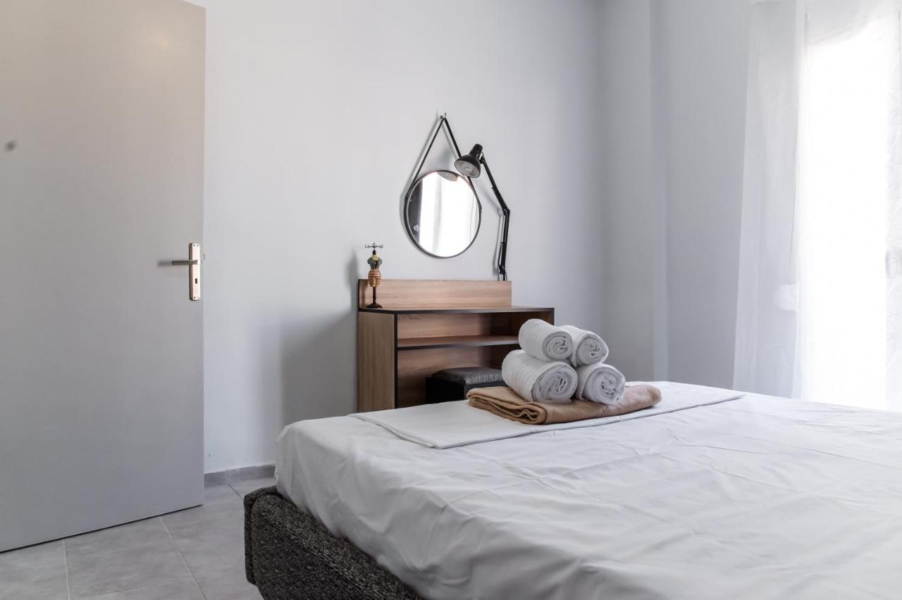 Minimalistic Apartment Petros Heraklion  Bagian luar foto