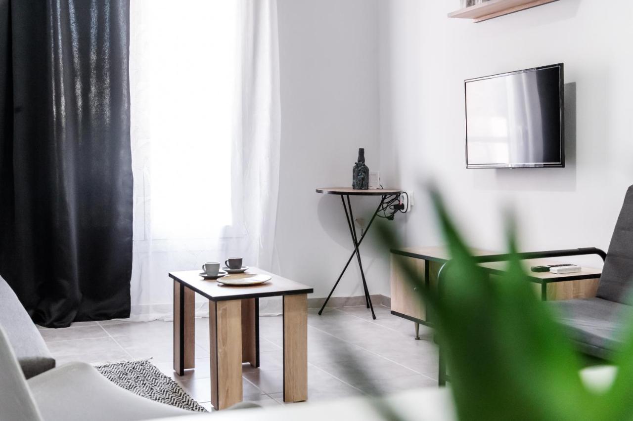 Minimalistic Apartment Petros Heraklion  Bagian luar foto